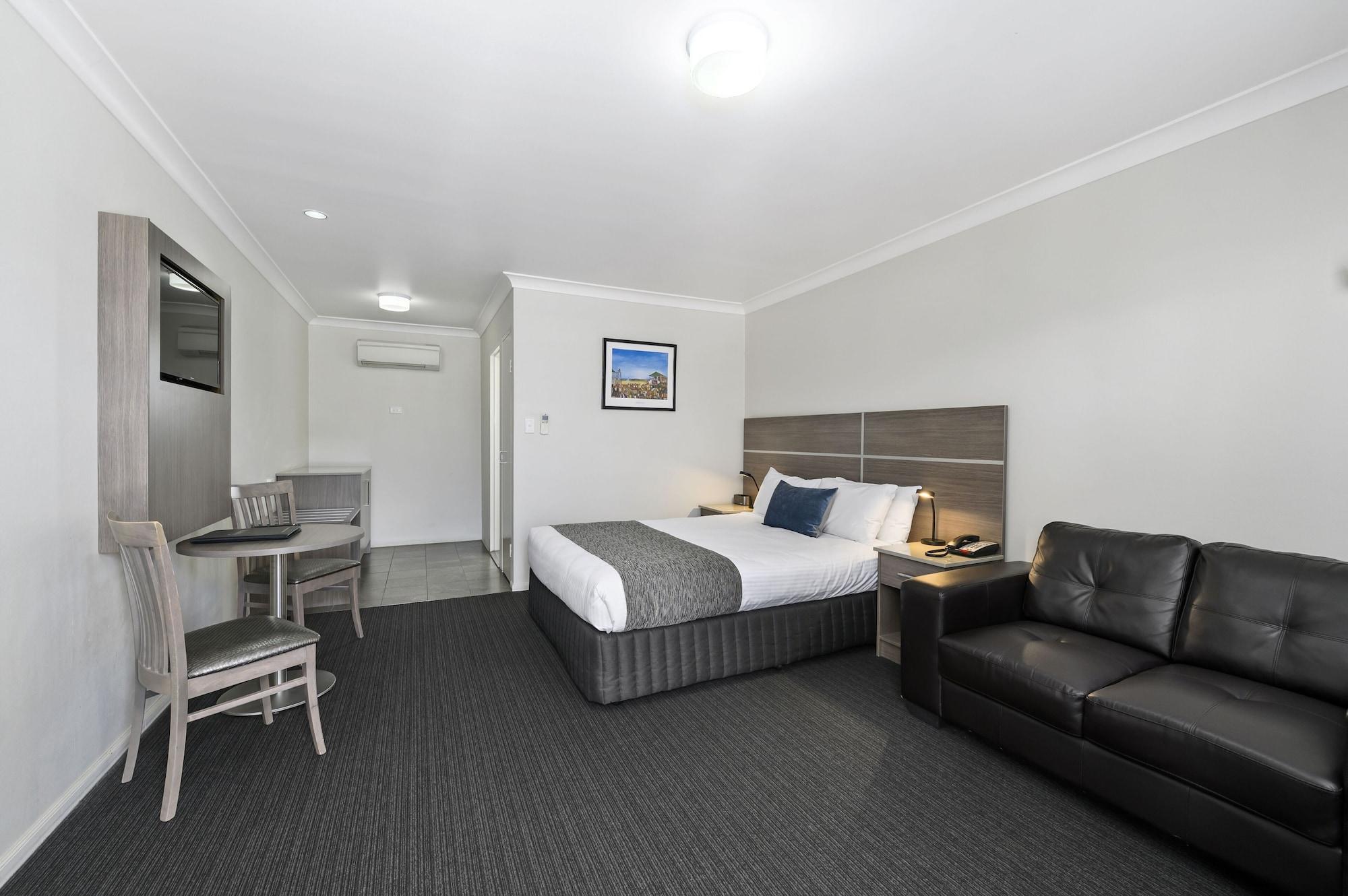 Quality Inn Ashby House Тамуърт Екстериор снимка