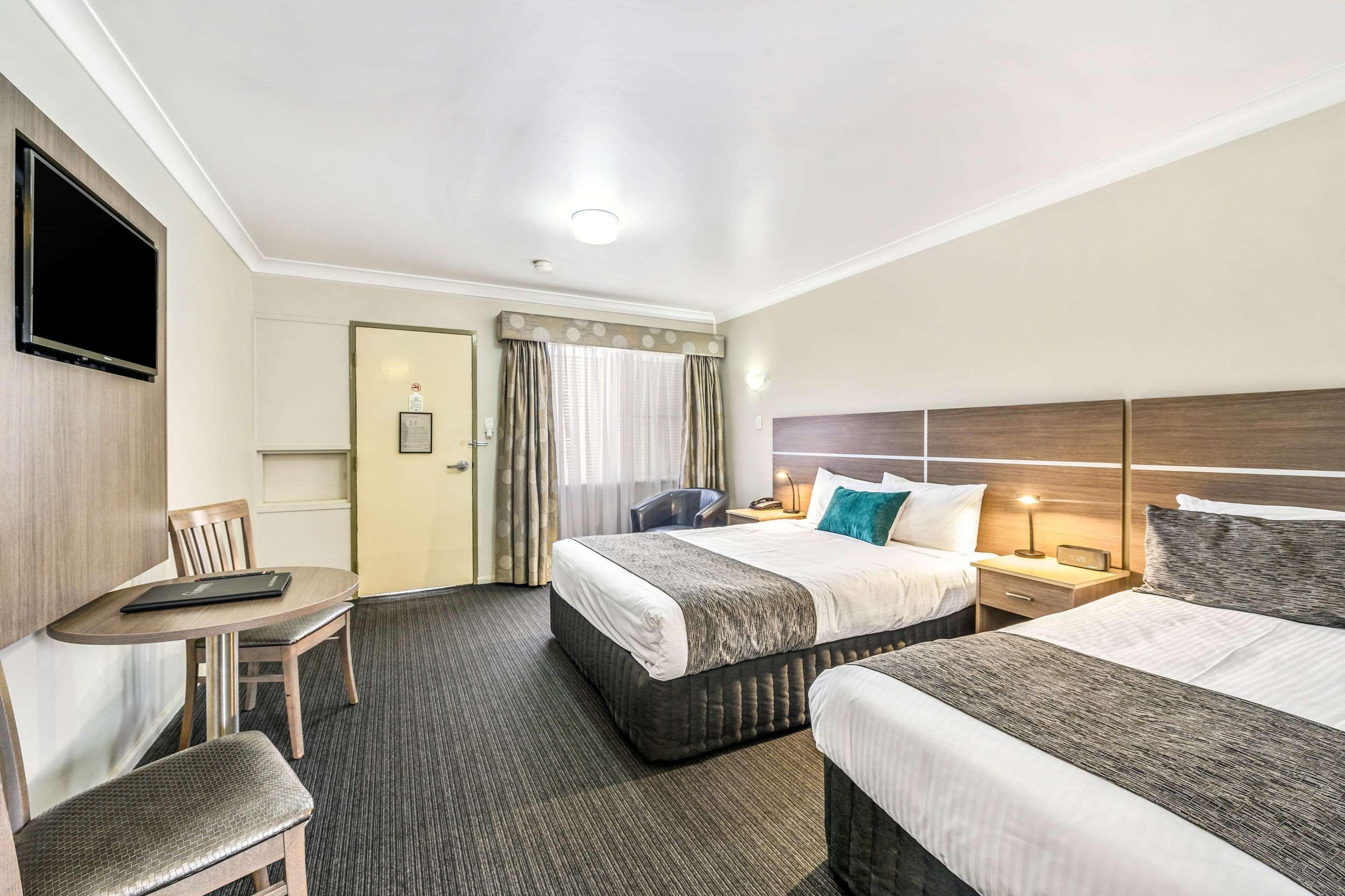 Quality Inn Ashby House Тамуърт Екстериор снимка