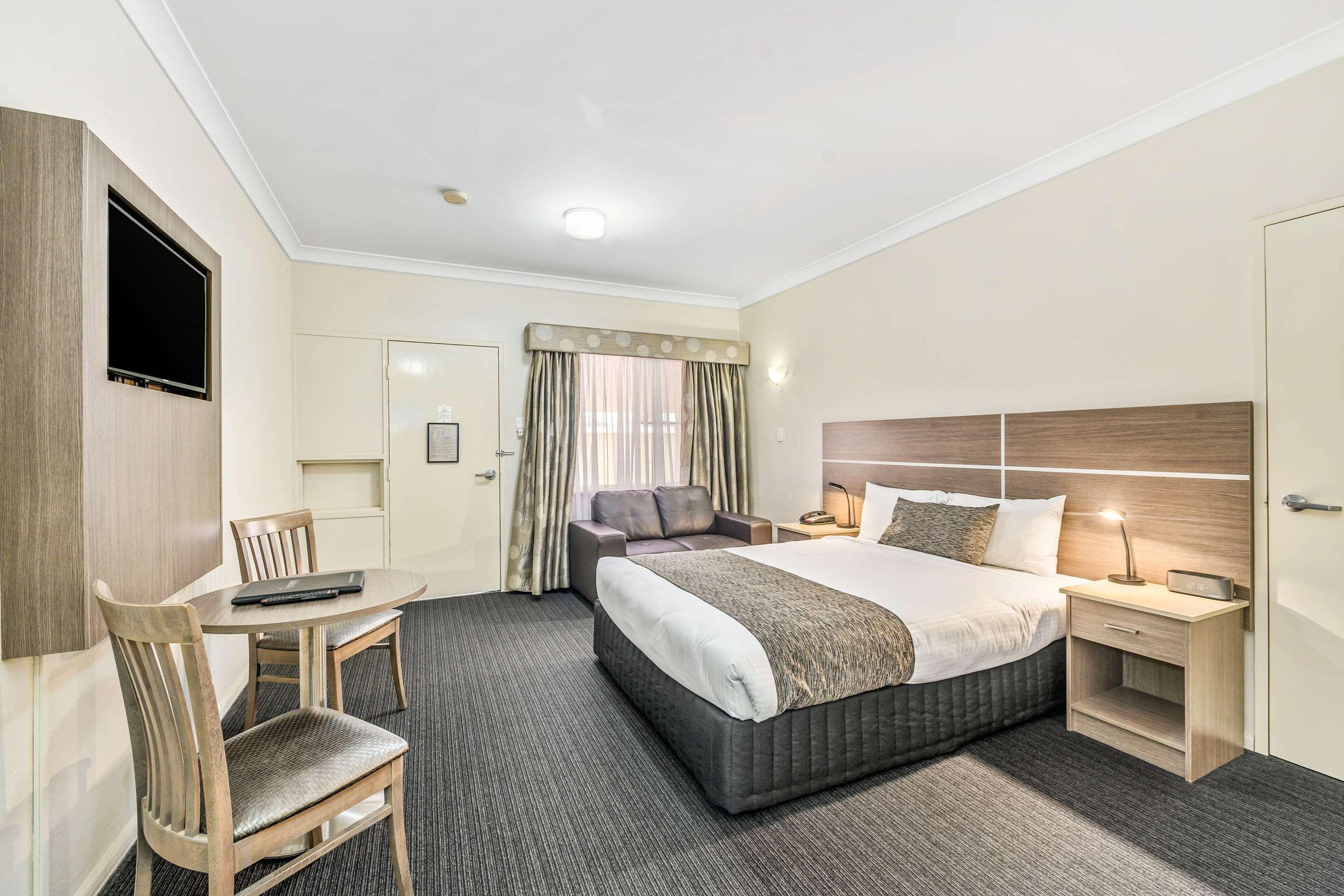 Quality Inn Ashby House Тамуърт Екстериор снимка