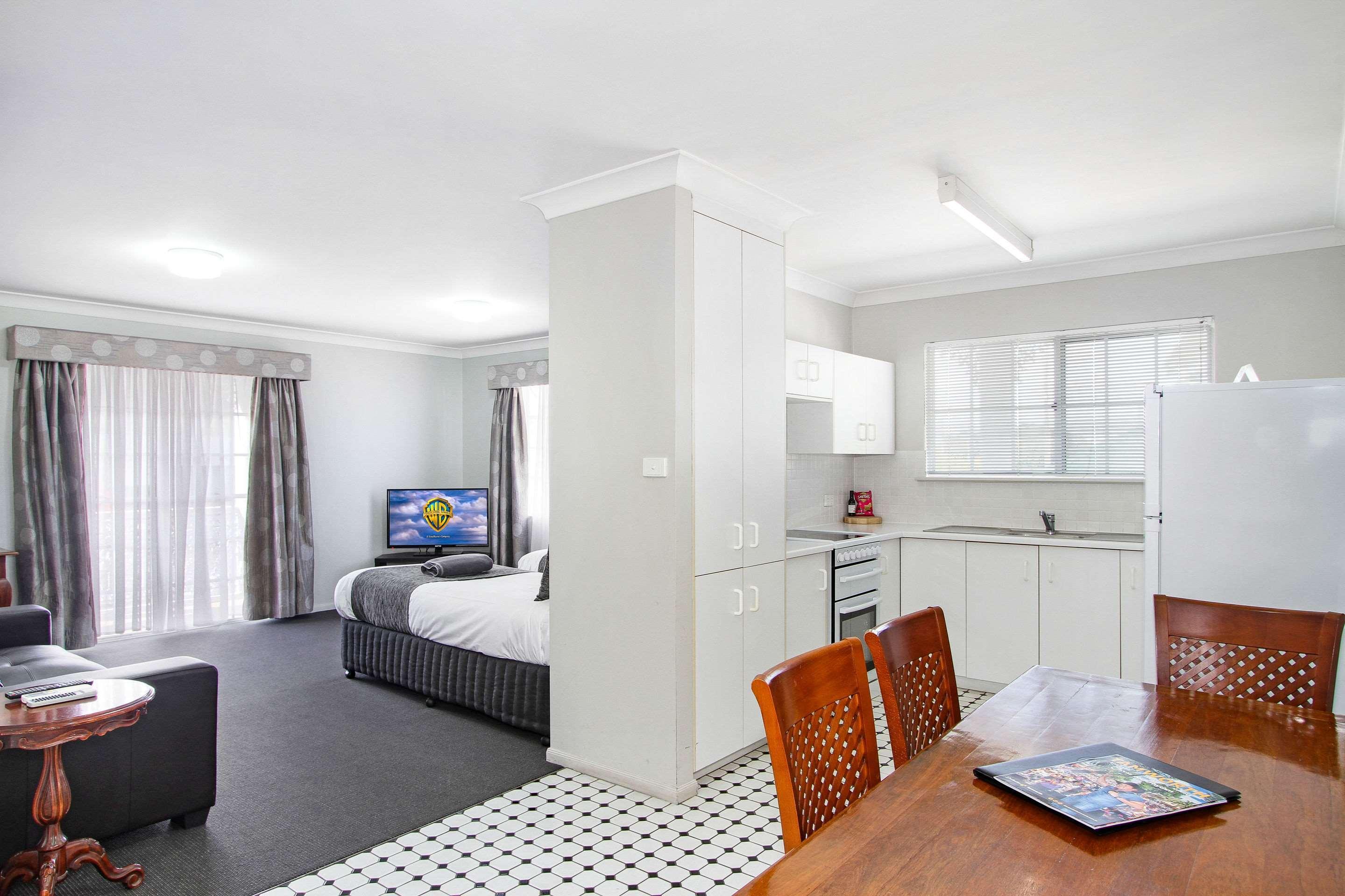 Quality Inn Ashby House Тамуърт Екстериор снимка