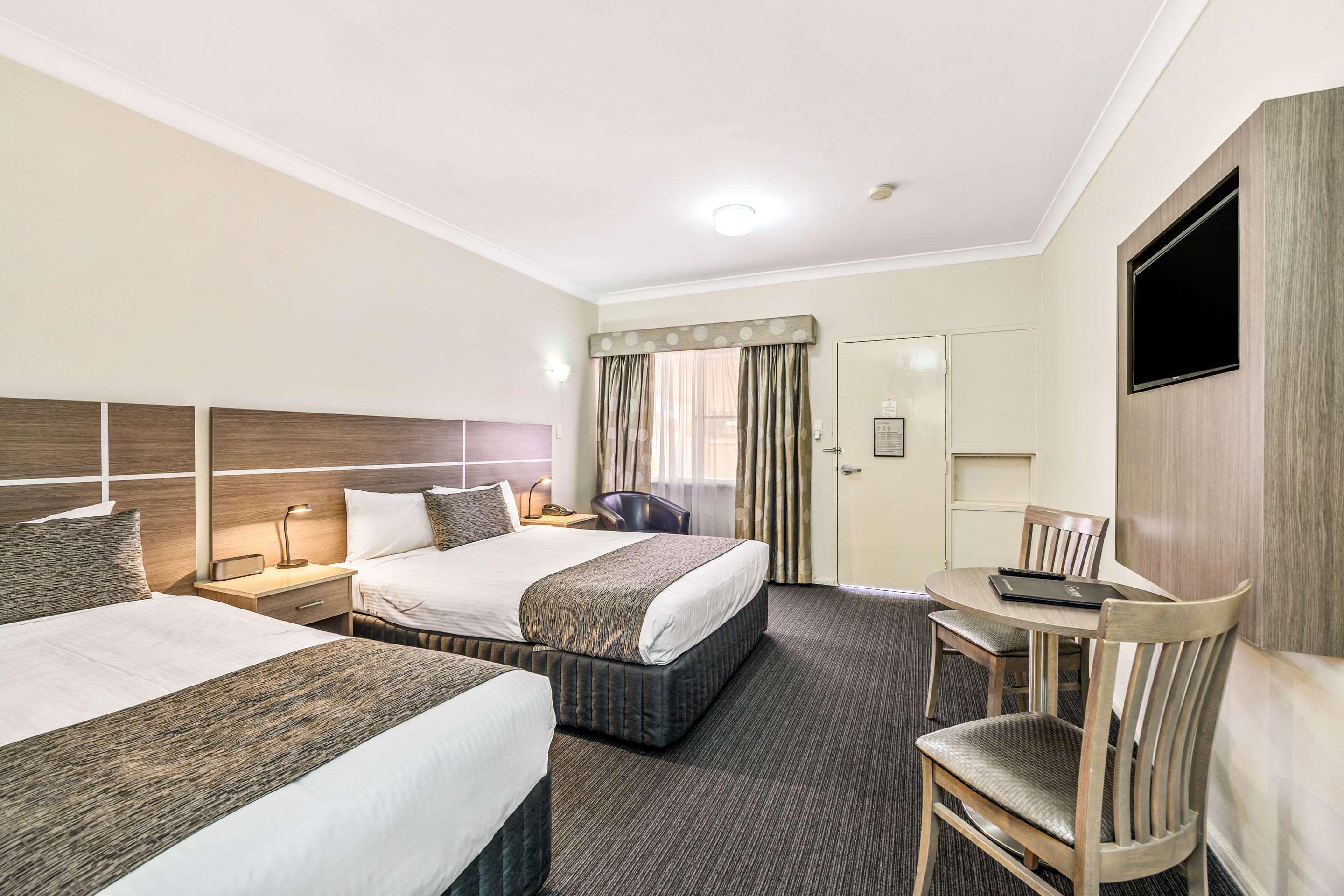 Quality Inn Ashby House Тамуърт Екстериор снимка