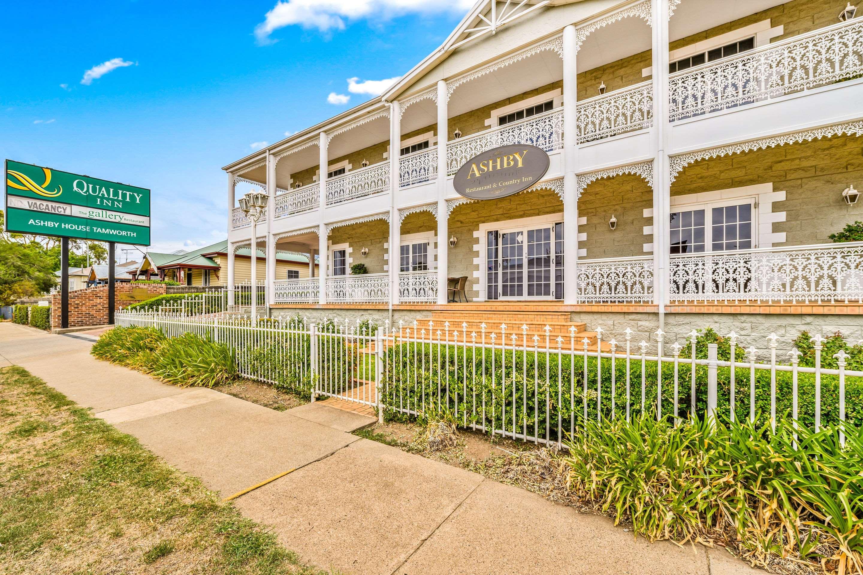 Quality Inn Ashby House Тамуърт Екстериор снимка