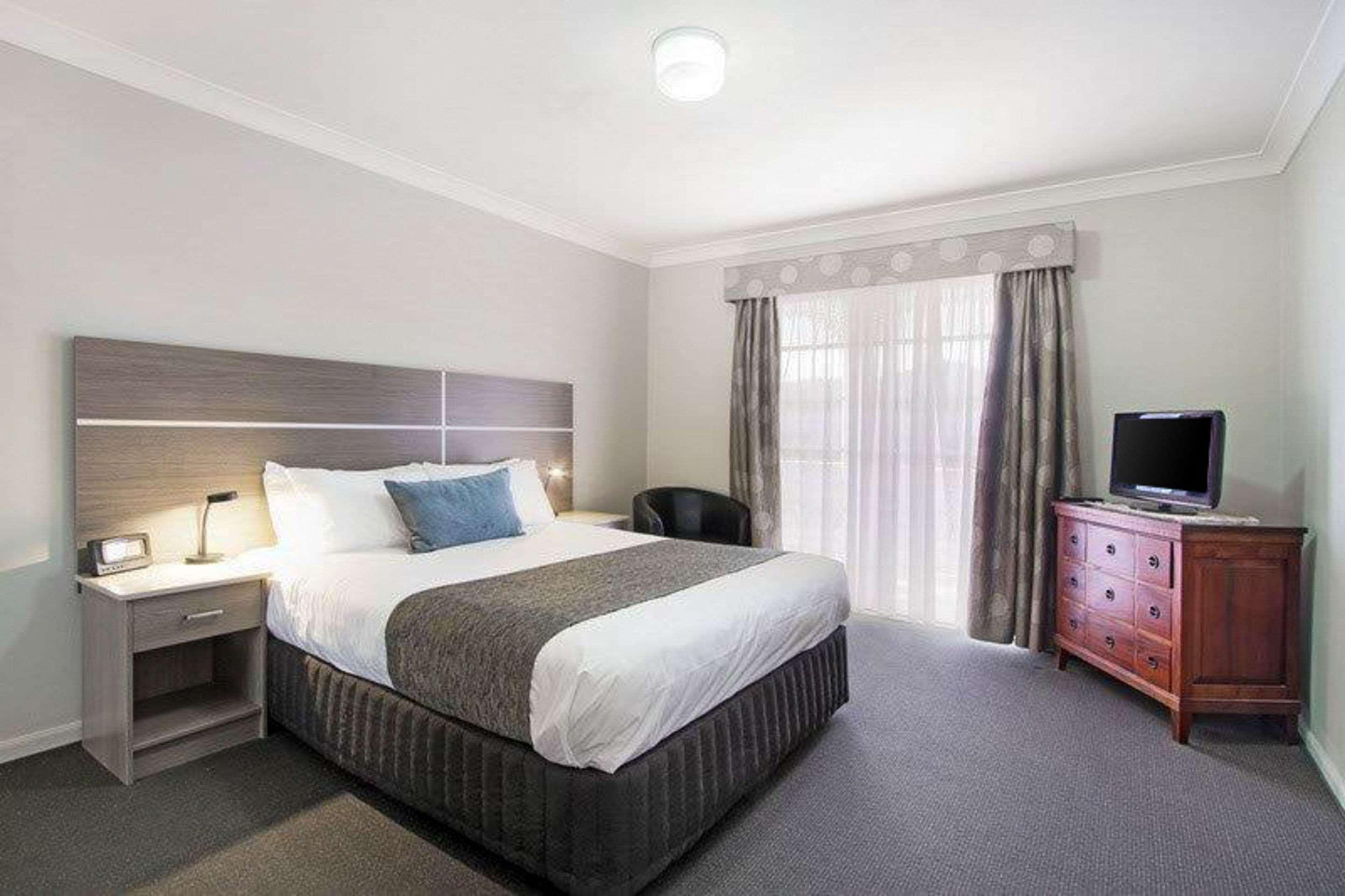 Quality Inn Ashby House Тамуърт Екстериор снимка