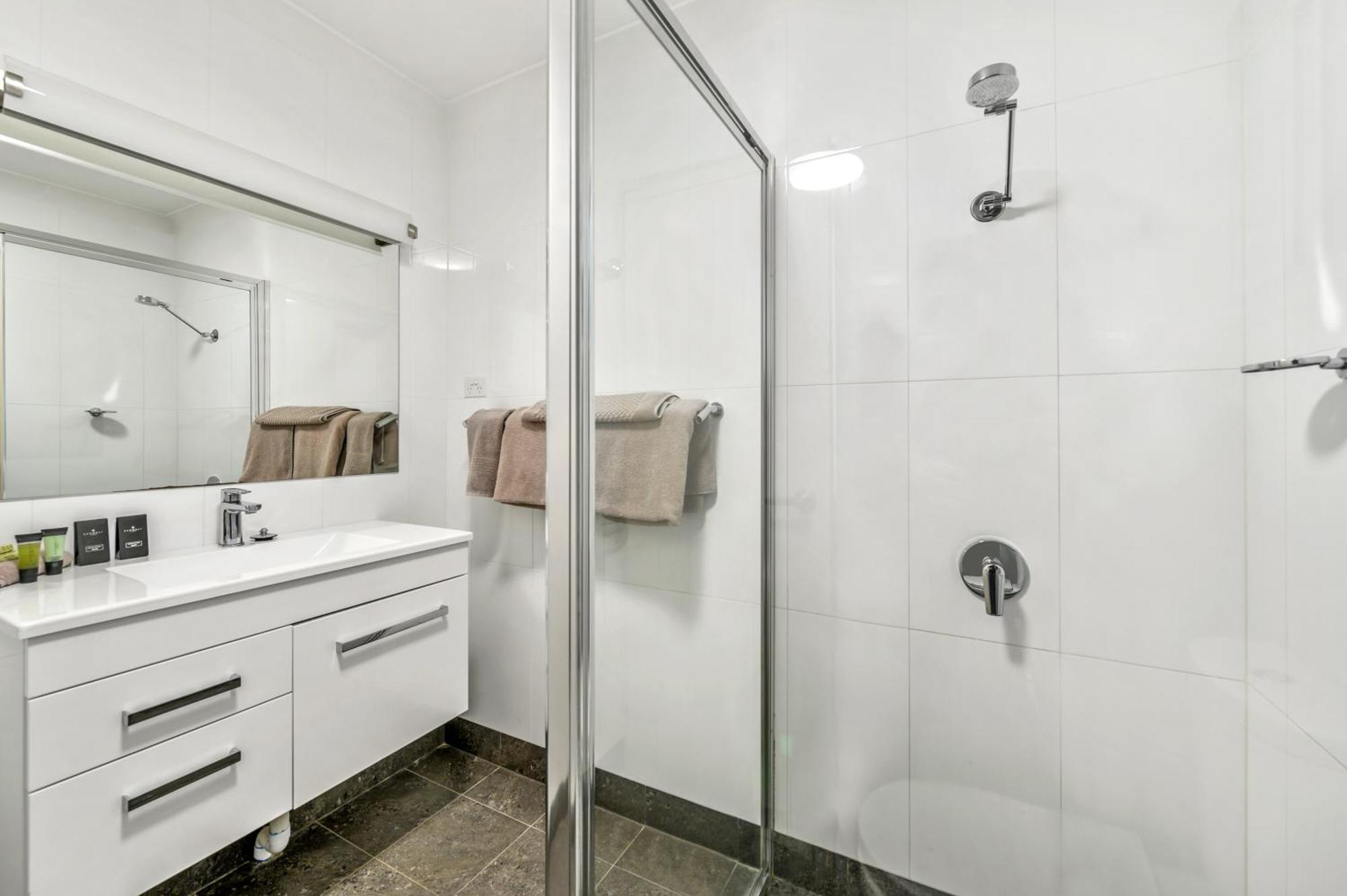Quality Inn Ashby House Тамуърт Екстериор снимка