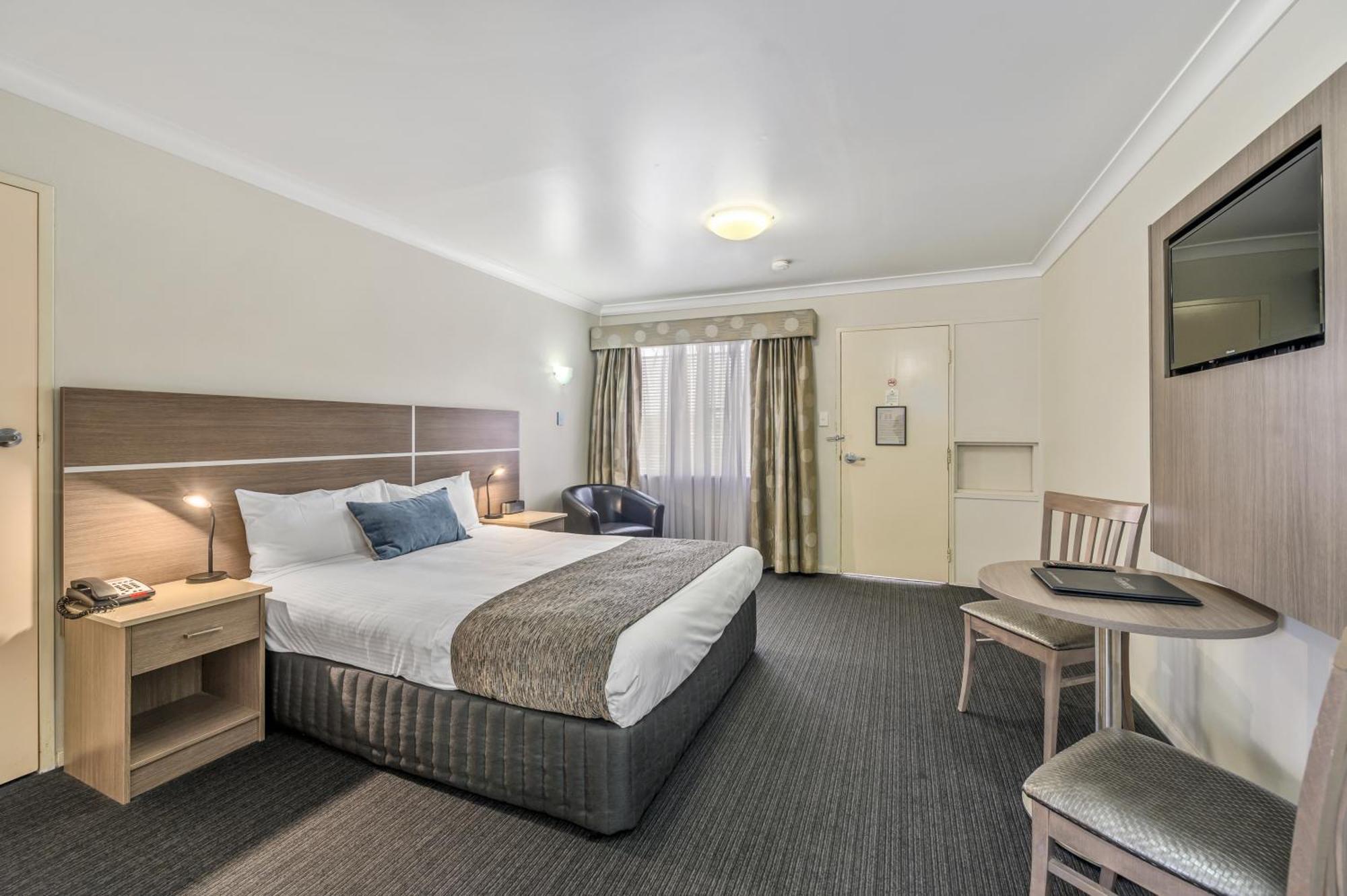 Quality Inn Ashby House Тамуърт Екстериор снимка