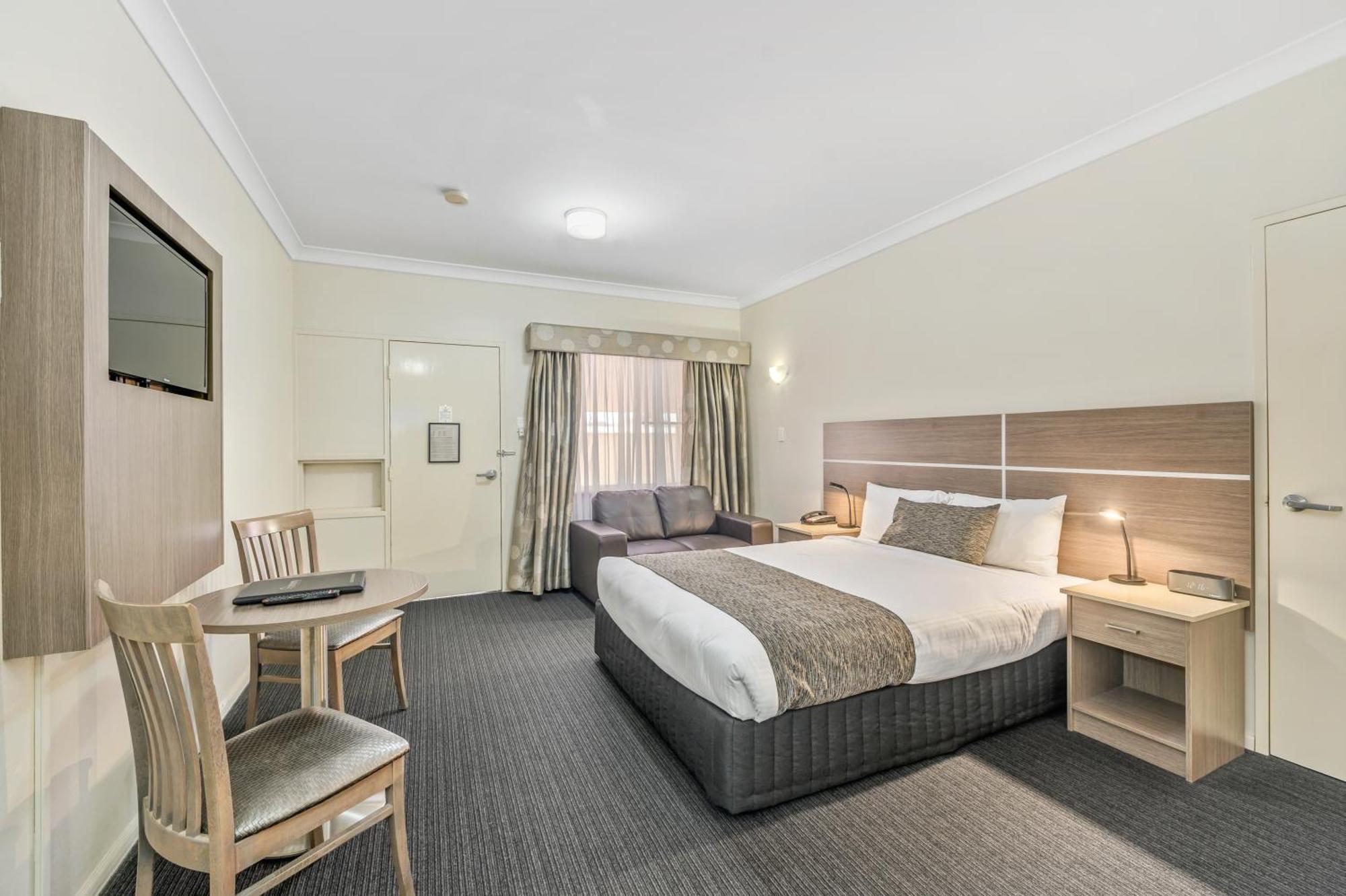 Quality Inn Ashby House Тамуърт Екстериор снимка