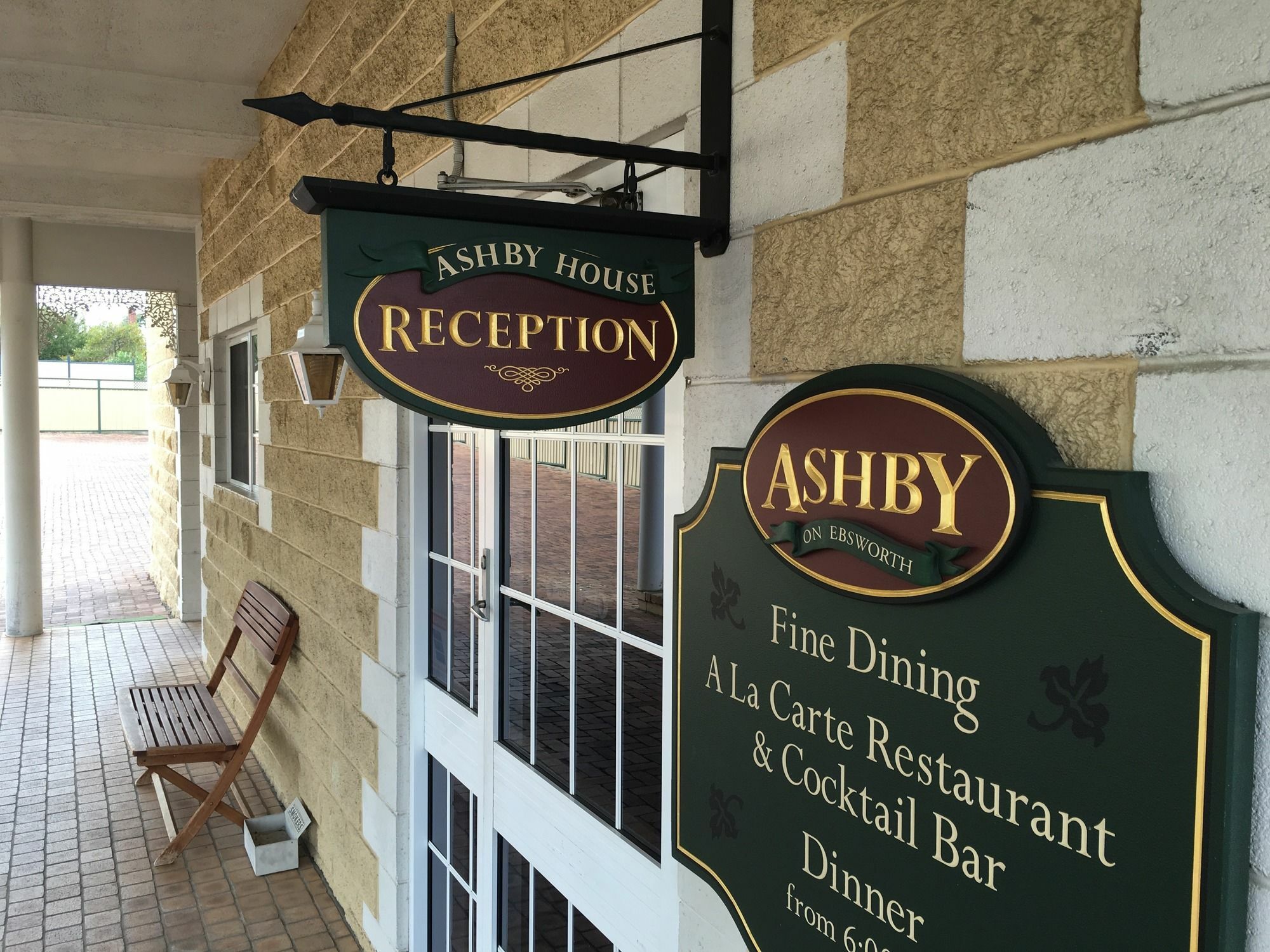 Quality Inn Ashby House Тамуърт Екстериор снимка