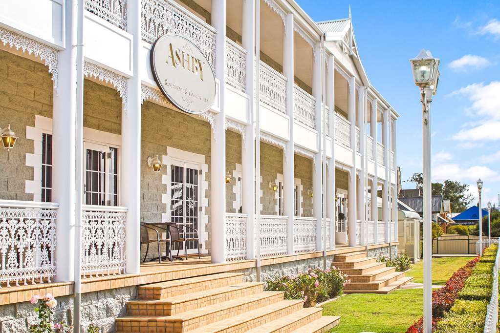 Quality Inn Ashby House Тамуърт Екстериор снимка